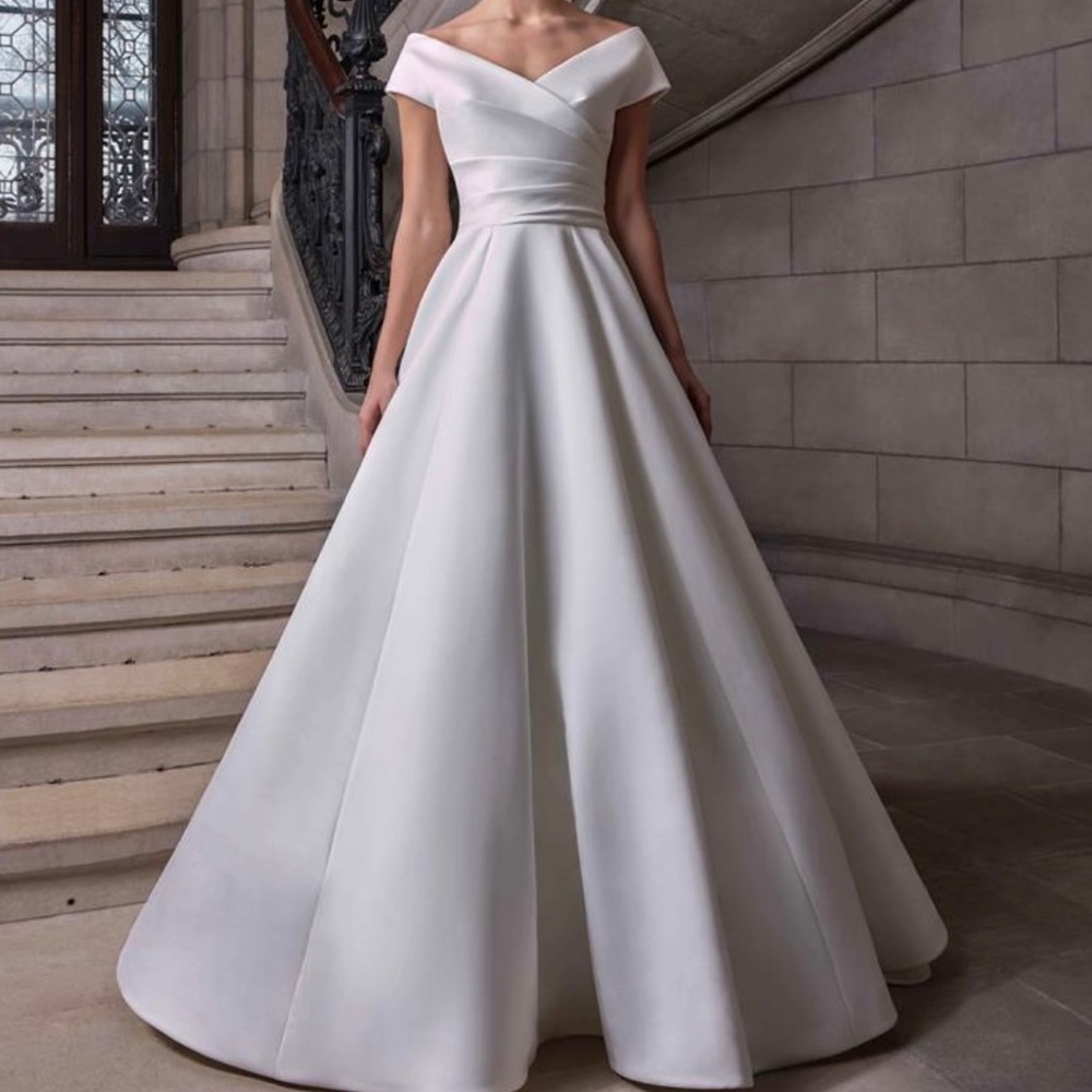 Sareh Nouri - Eugenie Wedding Dress / Soft White / Size 6